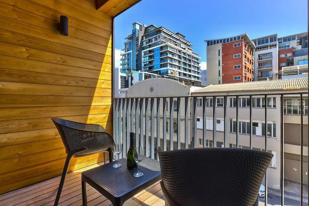Scandi-Style, Family Luxury In Heart Of City Hub! Cape Town