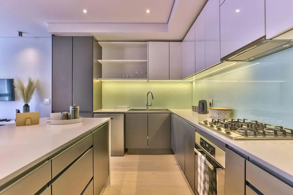 Scandi-Style, Family Luxury In Heart Of City Hub! Cape Town