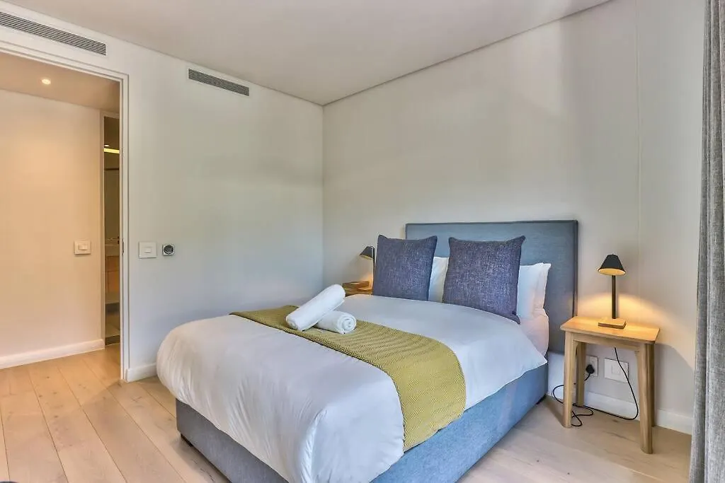 Scandi-Style, Family Luxury In Heart Of City Hub! Cape Town Apartment